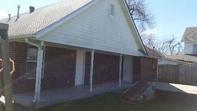 214 W Dewey St, Shawnee, OK 74801 - photo 4