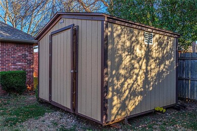 1813 Lancaster Dr, Edmond, OK 73012 - photo 7