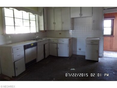 117 Center St, Struthers, OH 44471 - photo 6