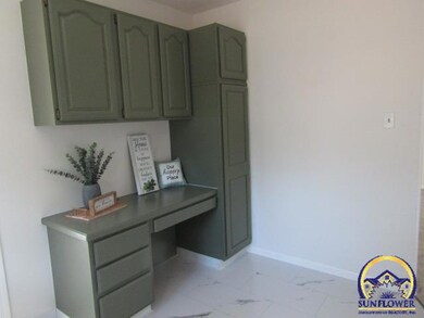 3217 SW Westwood Ct, Topeka, KS 66614 - photo 6