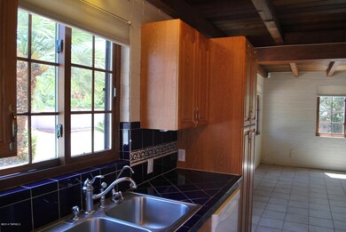 stunning newer kitchen!!!