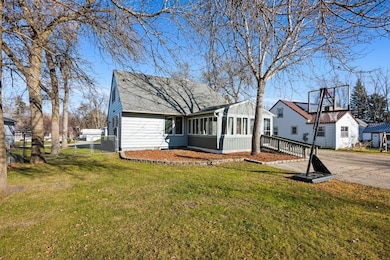 817 1st St SE, Elbow Lake, MN 56531 - photo 3