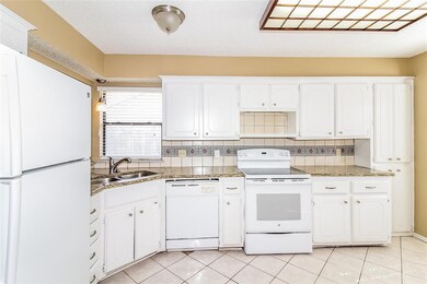 2117 NE 8th St, Moore, OK 73160 - photo 6