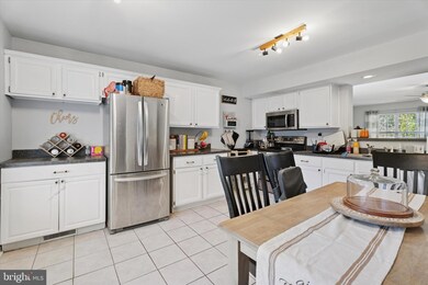 318 Manor Ln unit 10, King of Prussia, PA 19406 - photo 7