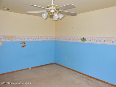 352-609247 - Bedroom 1 - different angle