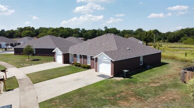 2715 Meadow Wood Place, Claremore, OK 74017 - photo 2