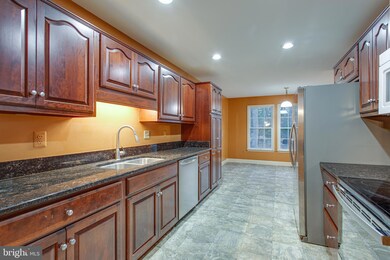 15126 Tilbury Place, Swan Point, MD 20645 - photo 4