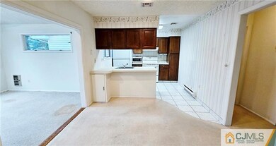 748C Dilatus Plaza unit 748B, Monroe Township, NJ 08831 - photo 4