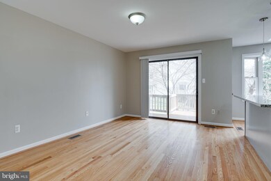 9025 Golden Sunset Ln, Springfield, VA 22153 - photo 7