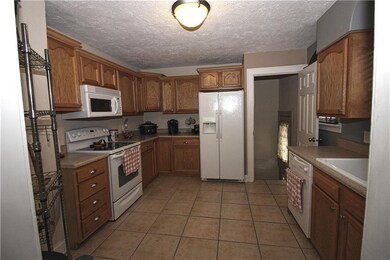 145 S 10th Ave, Beech Grove, IN 46107 - photo 2