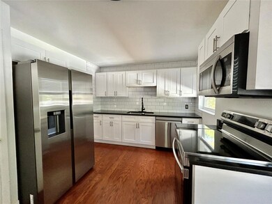 5521 Gulfport Blvd S unit D, Gulfport, FL 33707 - photo 5