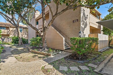 1915 Augusta Dr unit 23, Houston, TX 77057 - photo 2