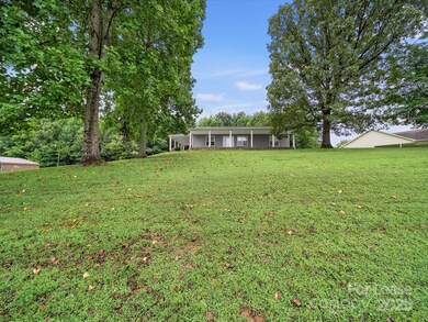 1585 Nathanial St, Newton, NC 28658 - photo 4