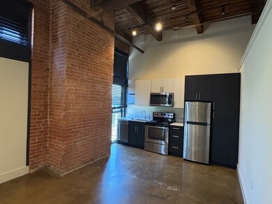 Refrigerator, microwave, dishwasher, stove/oven In