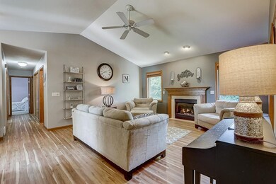 1180 S Perry Pkwy, Oregon, WI 53575 - photo 4