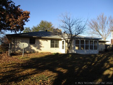 515 W Forrest Ave, Eufaula, OK 74432 - photo 3