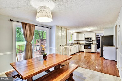 13638 Bellerose Dr, Chantilly, VA 20151 - photo 7