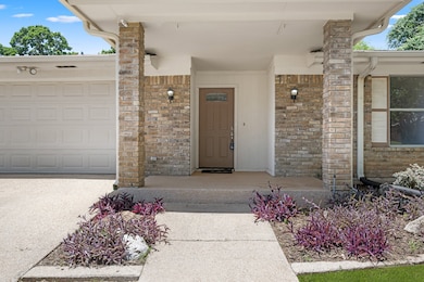 4304 Spring Hill Ln, Arlington, TX 76016 - photo 2