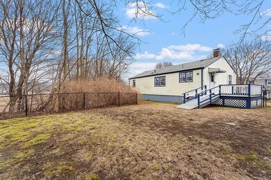 76 Jasper St, Saugus, MA 01906 - photo 4