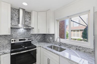 1340 Kings Cove Dr unit 1, Rochester Hills, MI 48306 - photo 7