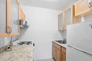 63-95 Austin St unit 2C, Rego Park, NY 11374 - photo 5