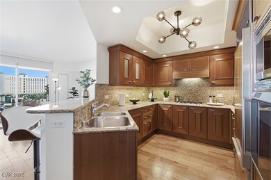 BEAUTIFUL KITCHEN WITH GAS COOKTOP, SUBZERO AND GAGANEAU APPLIANCES