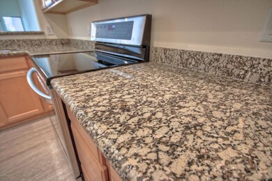Beautiful granite - move in ready!