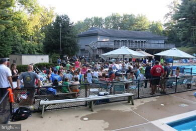 9362 Tovito Dr, Fairfax, VA 22031 - photo 2