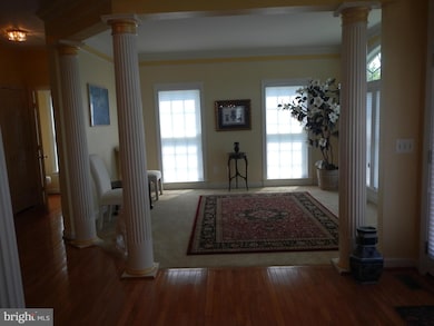 16625 Radcliffe Ln, Woodbridge, VA 22191 - photo 4