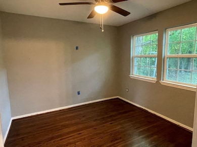 4914 Meadow Park Dr, Houston, TX 77048 - photo 3