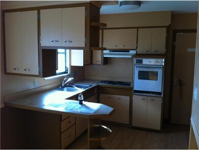 2431 Wicklow Rd, Columbus, OH 43204 - photo 4