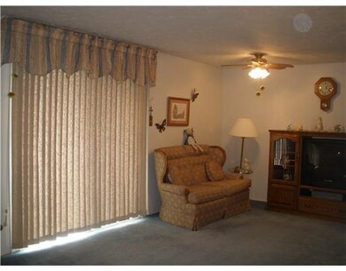 Den/Family/Great Room. Very generous size 20x12 Gr