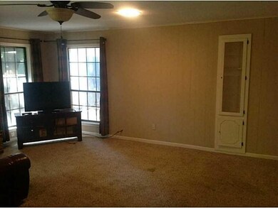 Photo. LIVING ROOM
