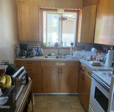 247 SE Oar Ave, Lincoln City, OR 97367 - photo 4