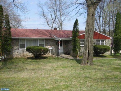 640 Cedar Grove Rd, Broomall, PA 19008 - photo 2