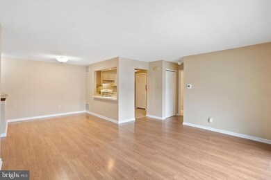 338 Surrey Ct unit 338, Sewell, NJ 08080 - photo 5