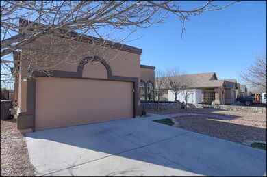 14212 Desert Stone Dr, Horizon City, TX 79928 - photo 3