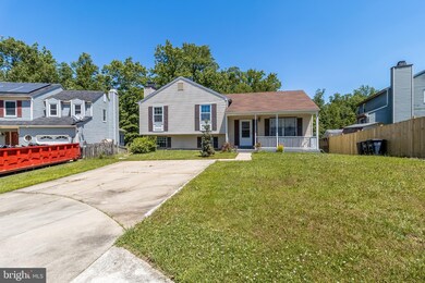 5203 Dartmoor Ct, Lanham, MD 20706 - photo 2