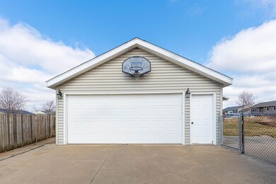 3514 Dunham Dr SW, Cedar Rapids, IA 52404 - photo 4