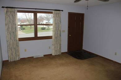3424 Kristie Dr, Erie, PA 16506 - photo 2
