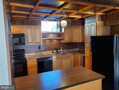 221 E Market St unit B, Orwigsburg, PA 17961 - photo 3