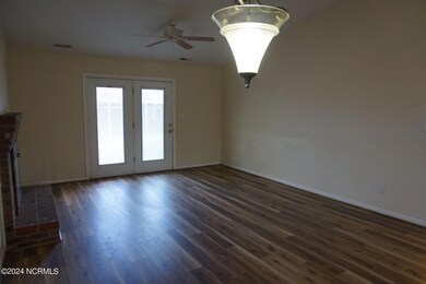 101 Creekview Dr, Jacksonville, NC 28540 - photo 7