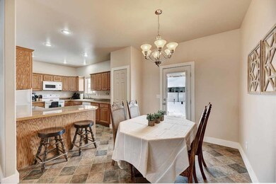 Dining/Kitchen
