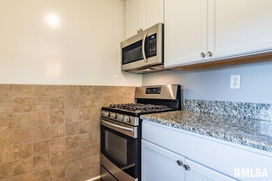 5638 Quercus Ln, Davenport, IA 52806 - photo 6