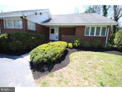 523 Hunter St, Woodbury, NJ 08096 - photo 2