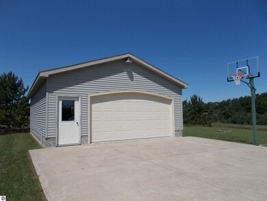 6853 Maple Acres Dr, Whittemore, MI 48770 - photo 4