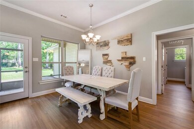 Plenty of room in the dining area.
