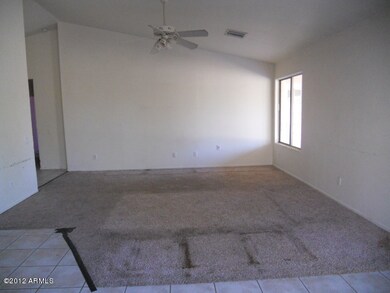 021-971640 - family room