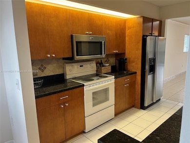 1301 SW 142nd Ave unit 301H, Pembroke Pines, FL 33027 - photo 3