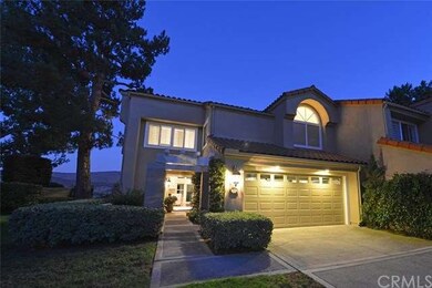 End unit with great curb appeal, courtyard entry a